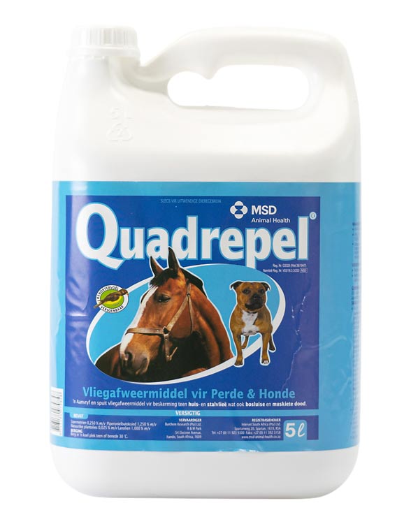 White container of Quadrepel with images of a horse and a dog on the label, 5 liters size marked at the bottom.